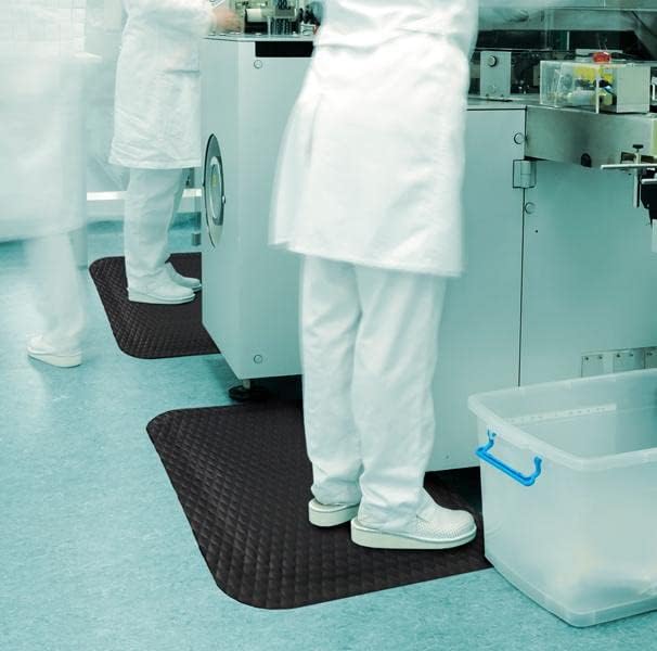 American Floor Mats Hog Heaven Premium 7/8" Black & Yellow Border 3' x 5' Nitrile Backed Anti-Fatigue Comfort Mat